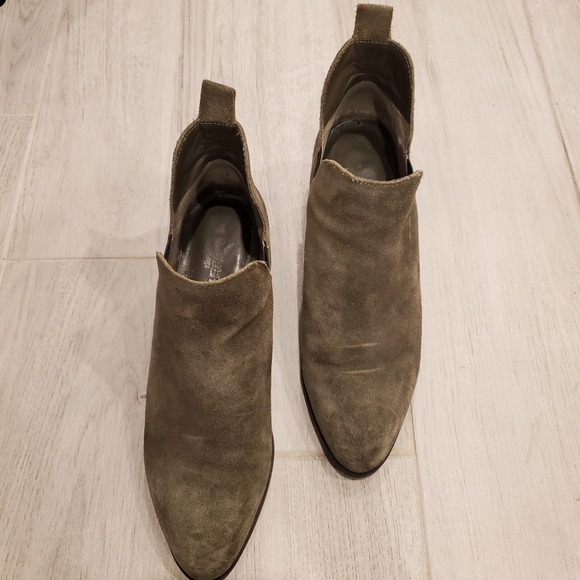 Vince camuto olive green booties - Picture 1 of 6